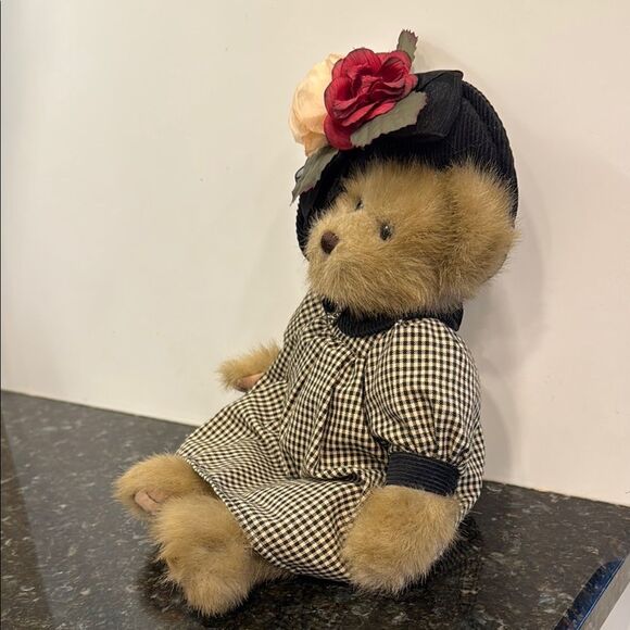 Bearington Bears-Casey-Tan and Black Bear with hat & dress Animal Teddy Bear - Picture 3 of 8